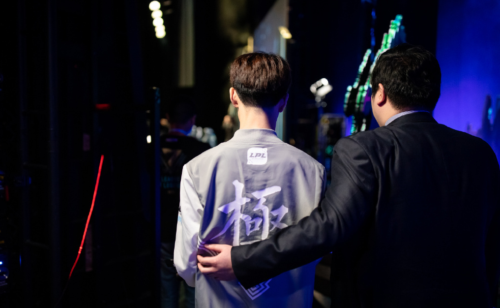 开云体育-萨拉赫焦点对战，JackeyLove与60激战IG分钟，爆冷胜负难料！热度持续攀升的简单介绍