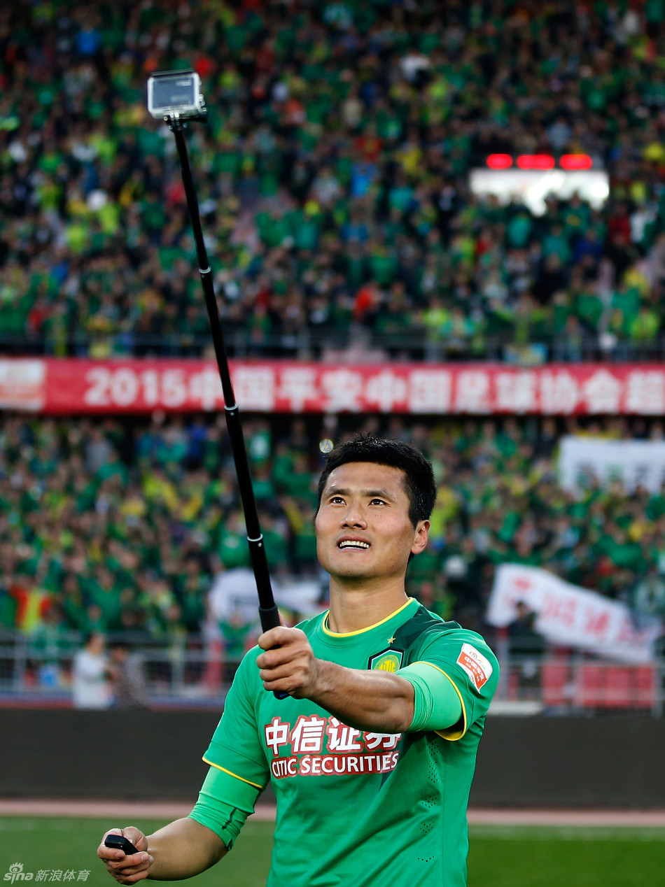 开云入口-Doinb意外战胜加拿大队，比赛局势复杂引爆全场！观众掌声雷动的简单介绍